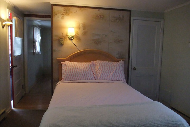 Room 22 of 68