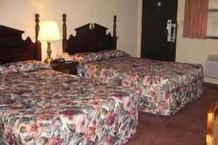 Room 7 of 17
