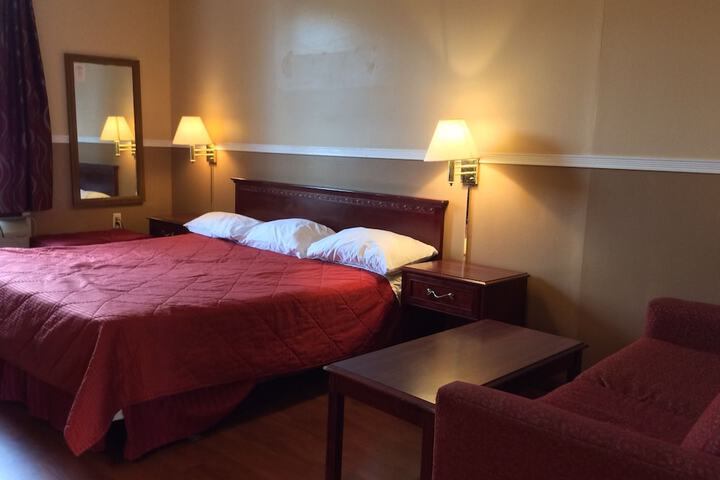 Room 6 of 46
