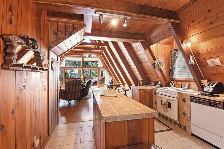 Beautiful Mountain Getaway