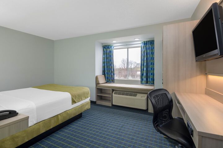 Room 16 of 30