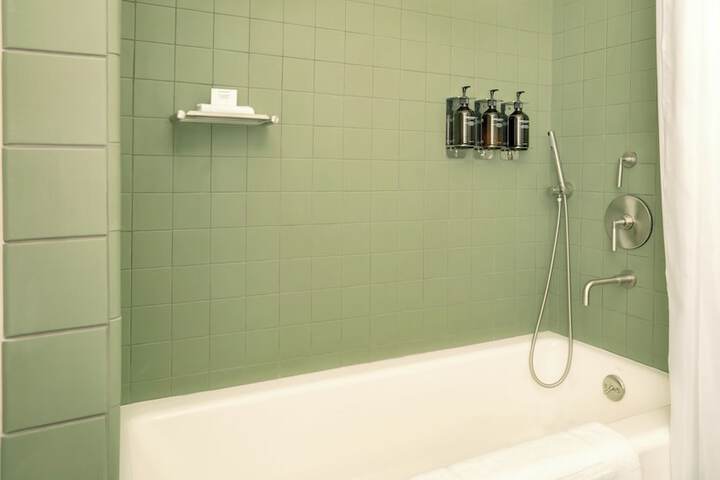 Room 8 of 30