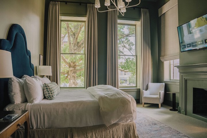The Woodward Hotel