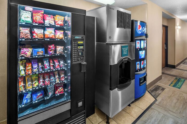 EverSpring Inn & Suites