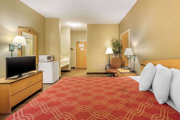 Room 15 of 18