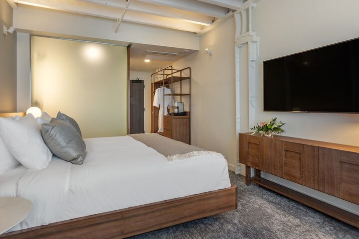 Room 13 of 67