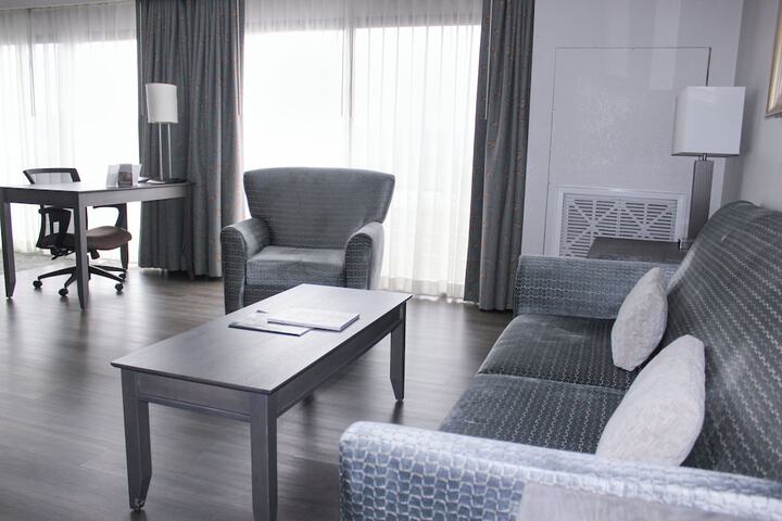 Room 21 of 77