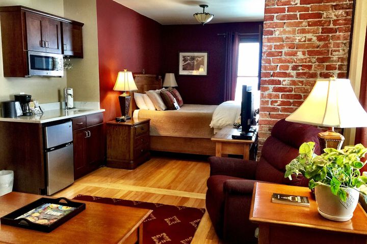 Room 32 of 69