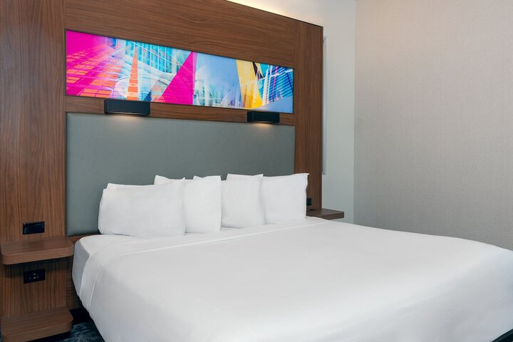 Room 14 of 72