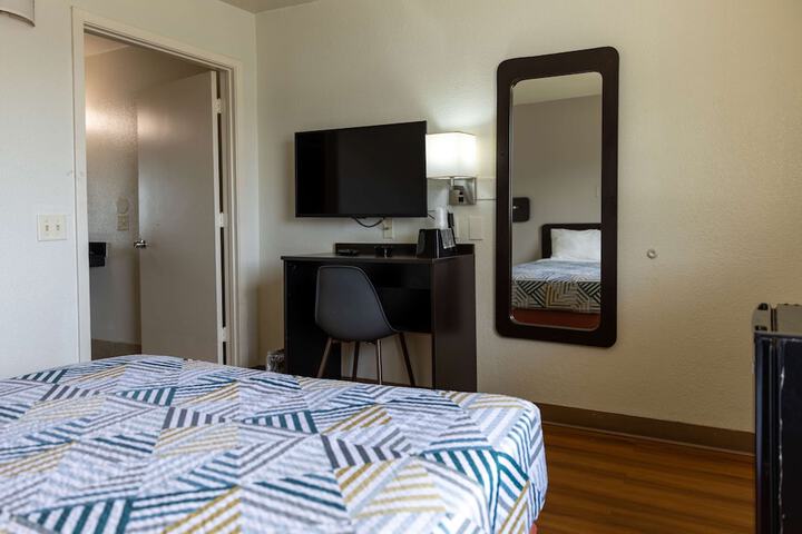 Room 18 of 29