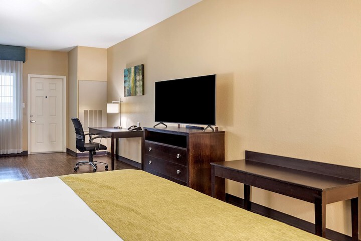 Room 18 of 27