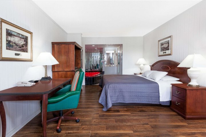 Room 16 of 40