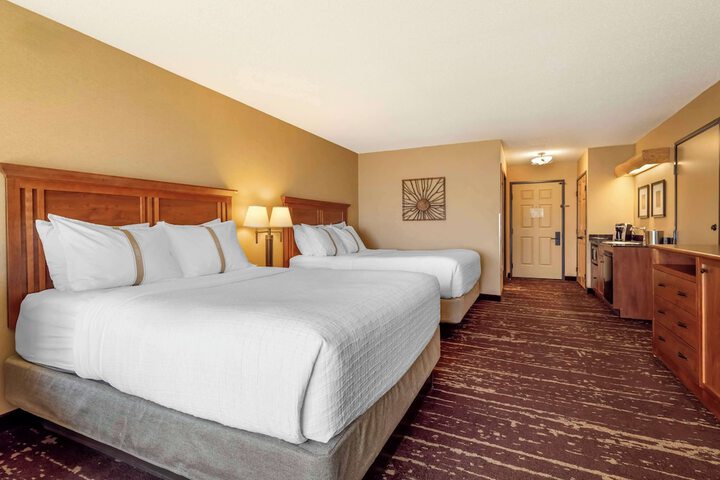 Best Western Premier The Lodge on Lake Detroit