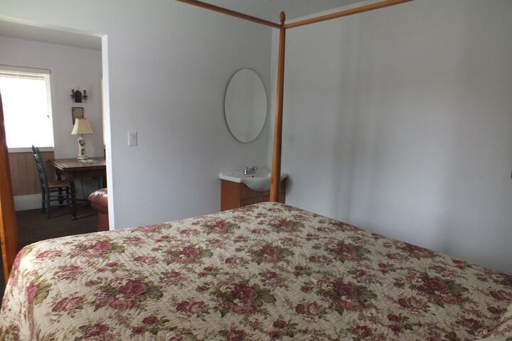 Scarborough Inn