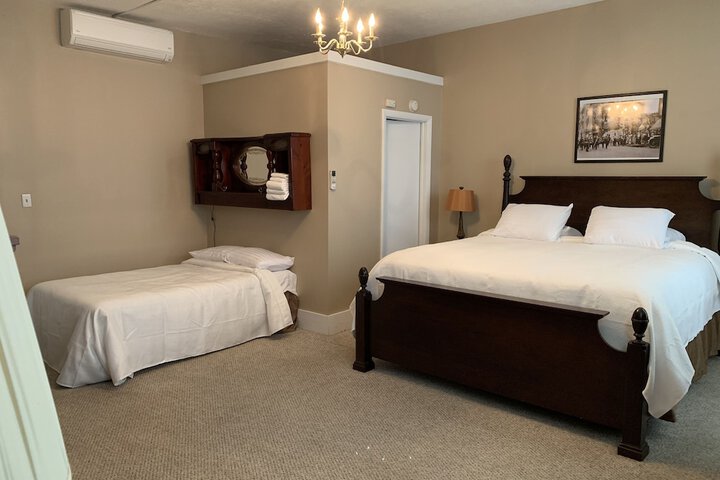 Room 21 of 35