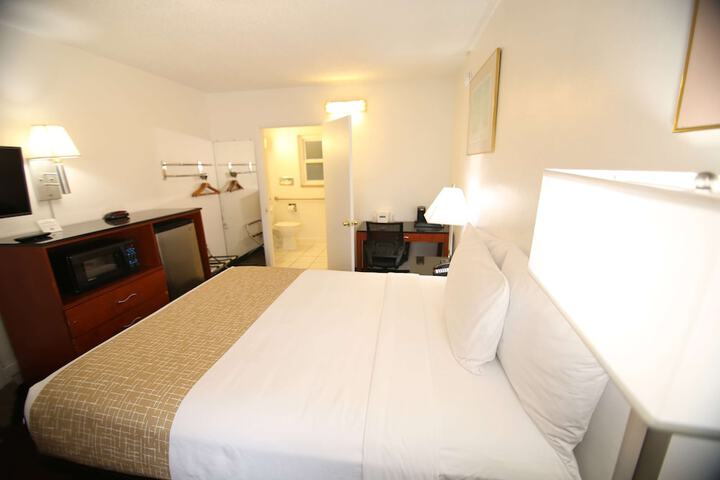 Room 15 of 26