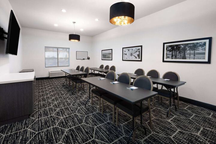 La Quinta Inn & Suites by Wyndham Meridian