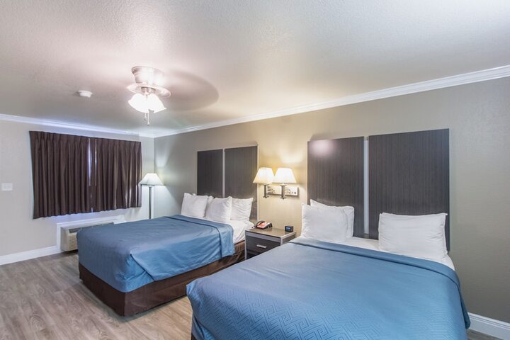Room 33 of 38