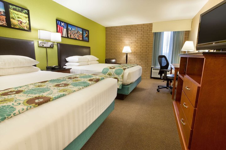 Heritage Inn Suites Houston / Sugar Land Trademark by Wyndham