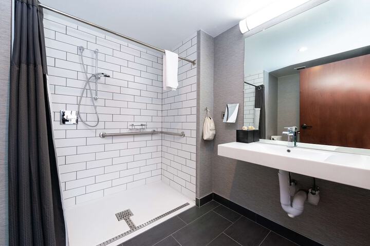 Joinery Hotel Pittsburgh Curio Collection by Hilton