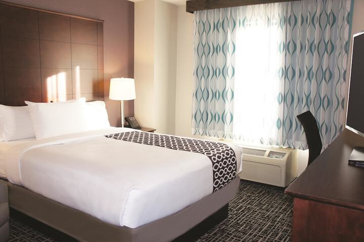 Room 25 of 81