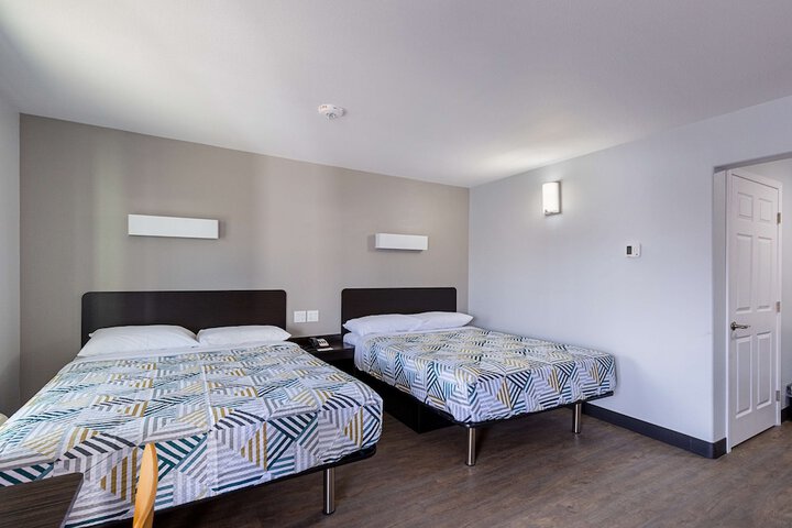 Room 28 of 34