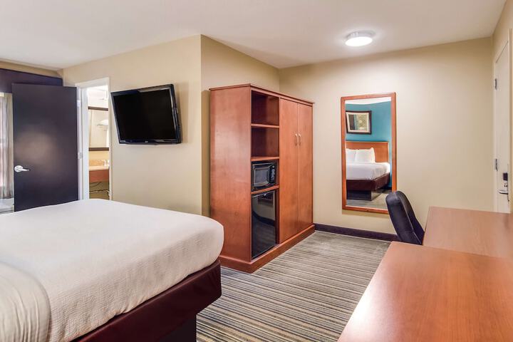 Room 28 of 41
