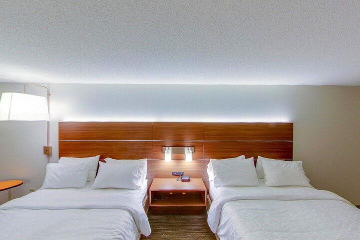 Room 7 of 27