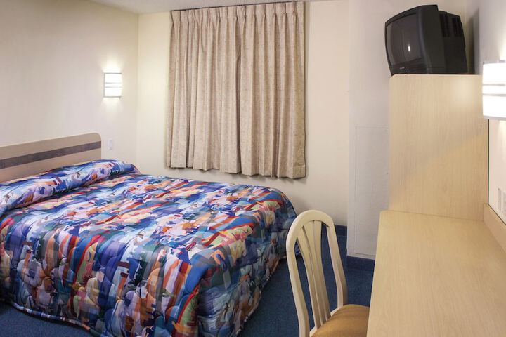Room 20 of 38