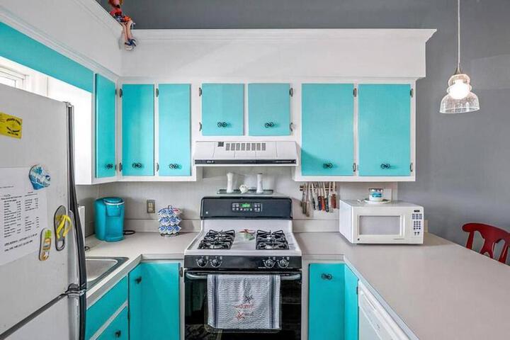 Aqua Haven - Second Street from Beach Home