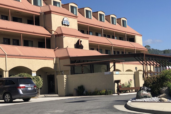 Yosemite Sierra Inn