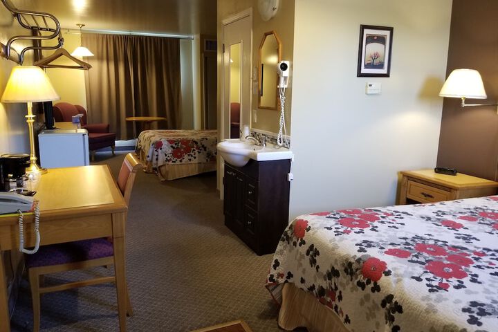 Room 70 of 82