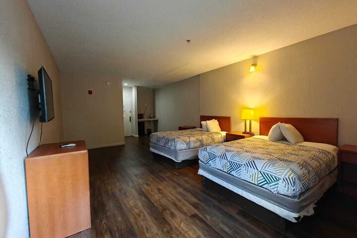 Room 12 of 21