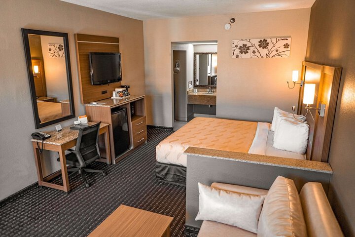 Room 13 of 36