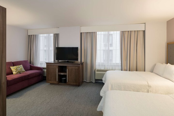 Room 33 of 42