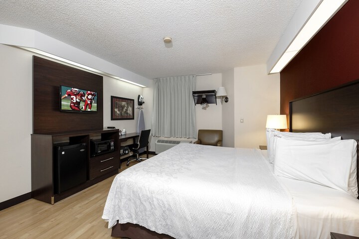 Room 33 of 49