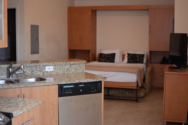 Room 120 of 128