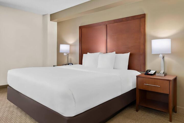 Comfort Inn & Suites Taylor - Detroit