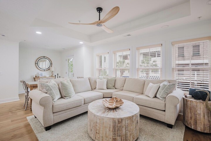 Lowcountry Landing! 3-story Townhouse in Old Towns Promenade