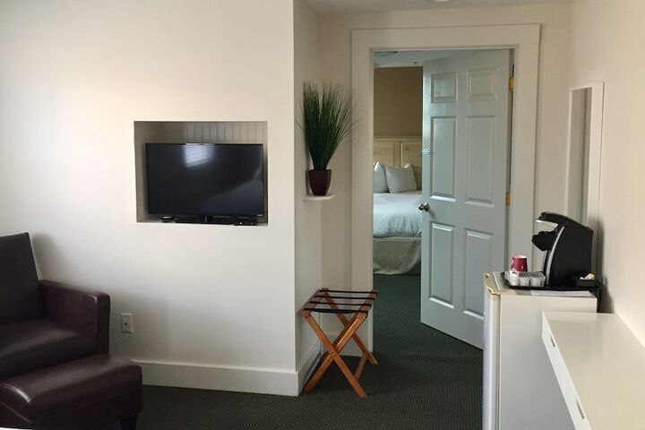 Room 115 of 163
