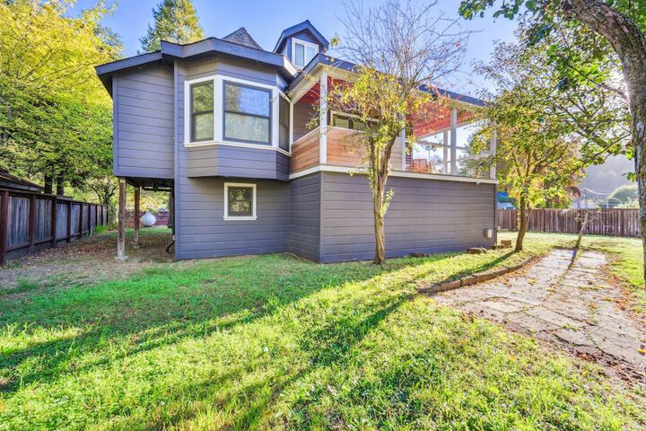 Pet’s FREE! Modern luxury steps from Russian River by Redawning
