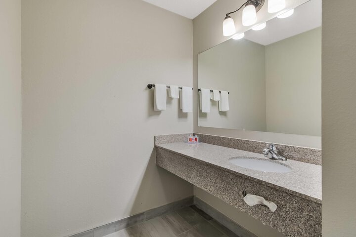 Econo Lodge Inn & Suites Yankton