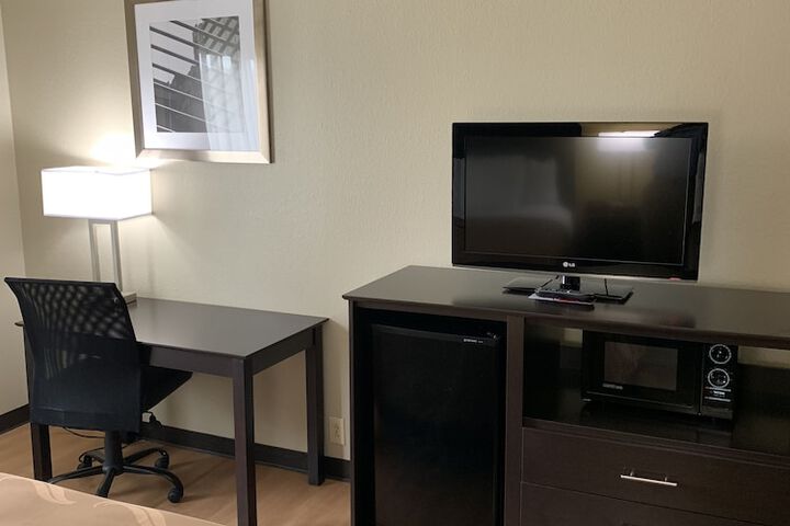 Room 30 of 39
