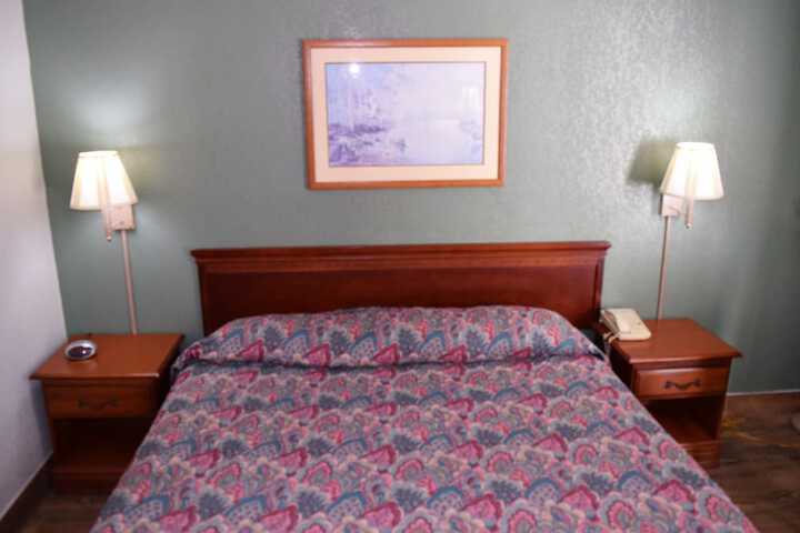 Room 10 of 29