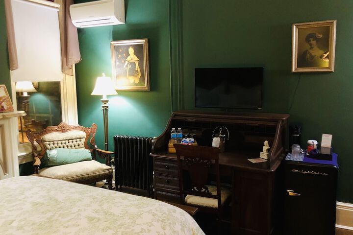 Room 82 of 95
