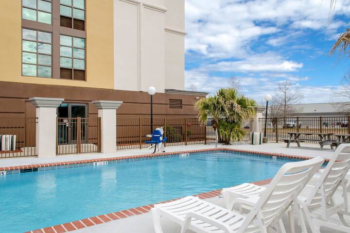 Pool 5 of 39