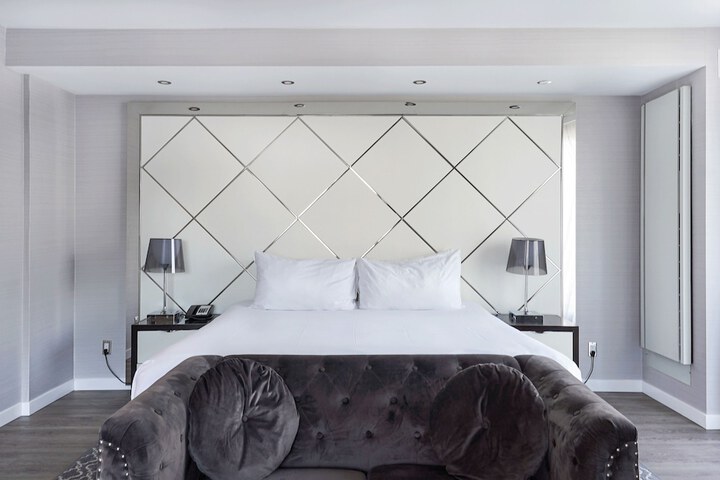 Room 42 of 72