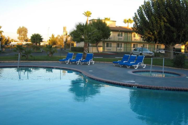 Town House Motel