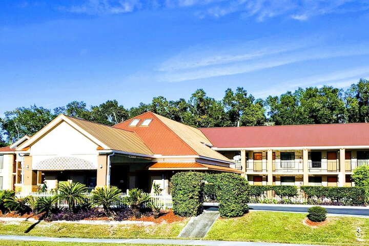 Hotel 4 of 24