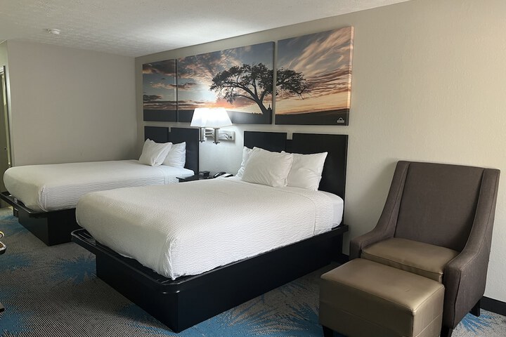 Room 28 of 61